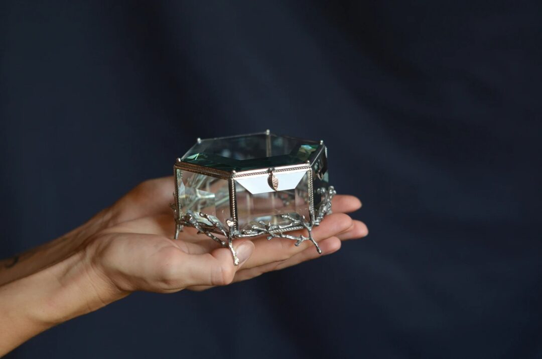 Glass ring box