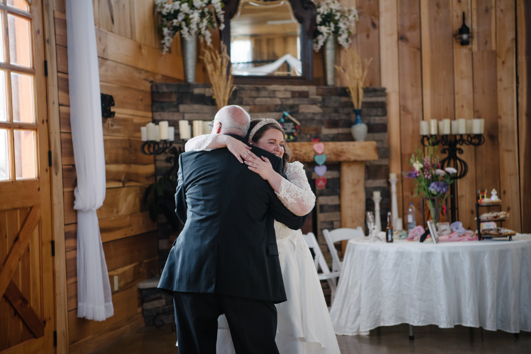 These two adorable Swifties had a farm wedding in Alabama • Offbeat Wed ...