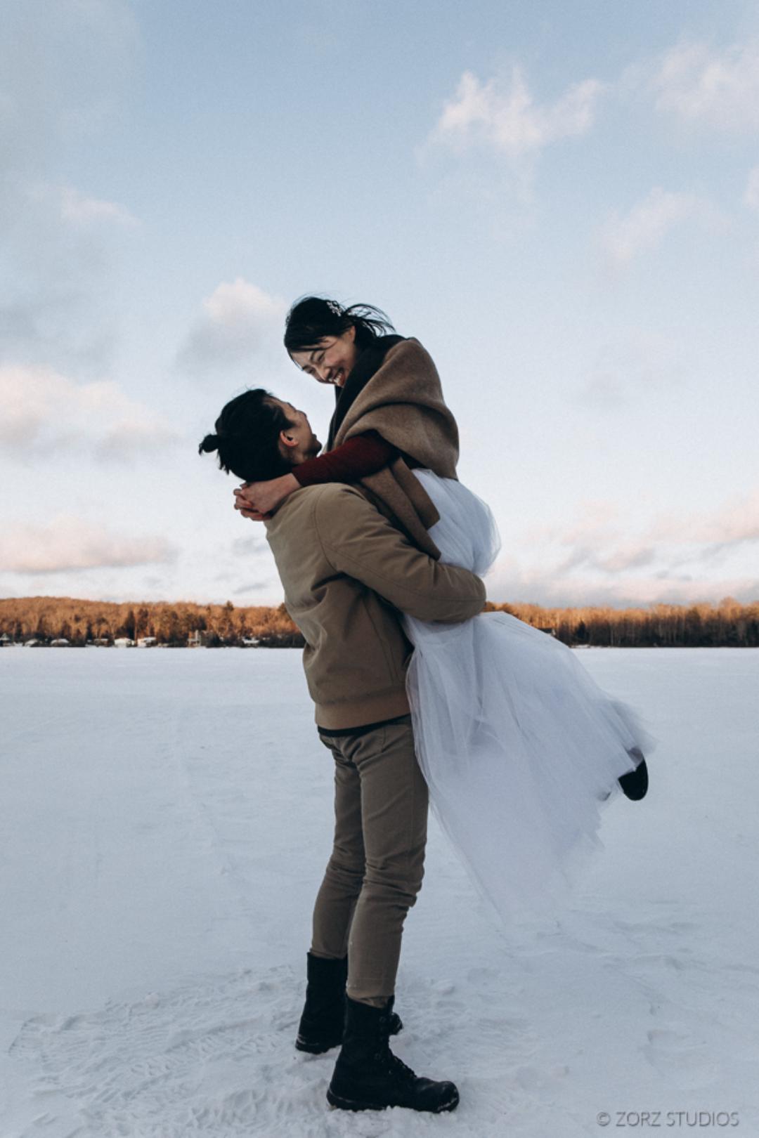 outdoor winter elopement Broadly Entertaining18 alternative wedding ideas from Offbeat Wed (formerly Offbeat Bride)