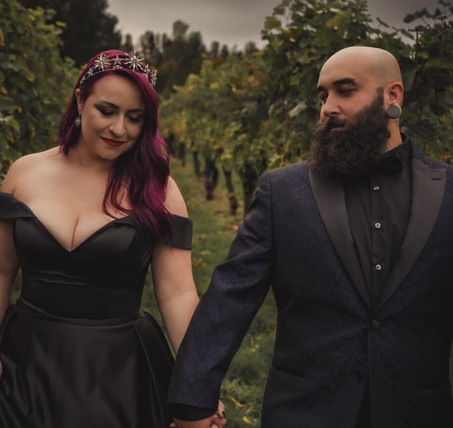 A dark & glamorous Friday the 13th wedding