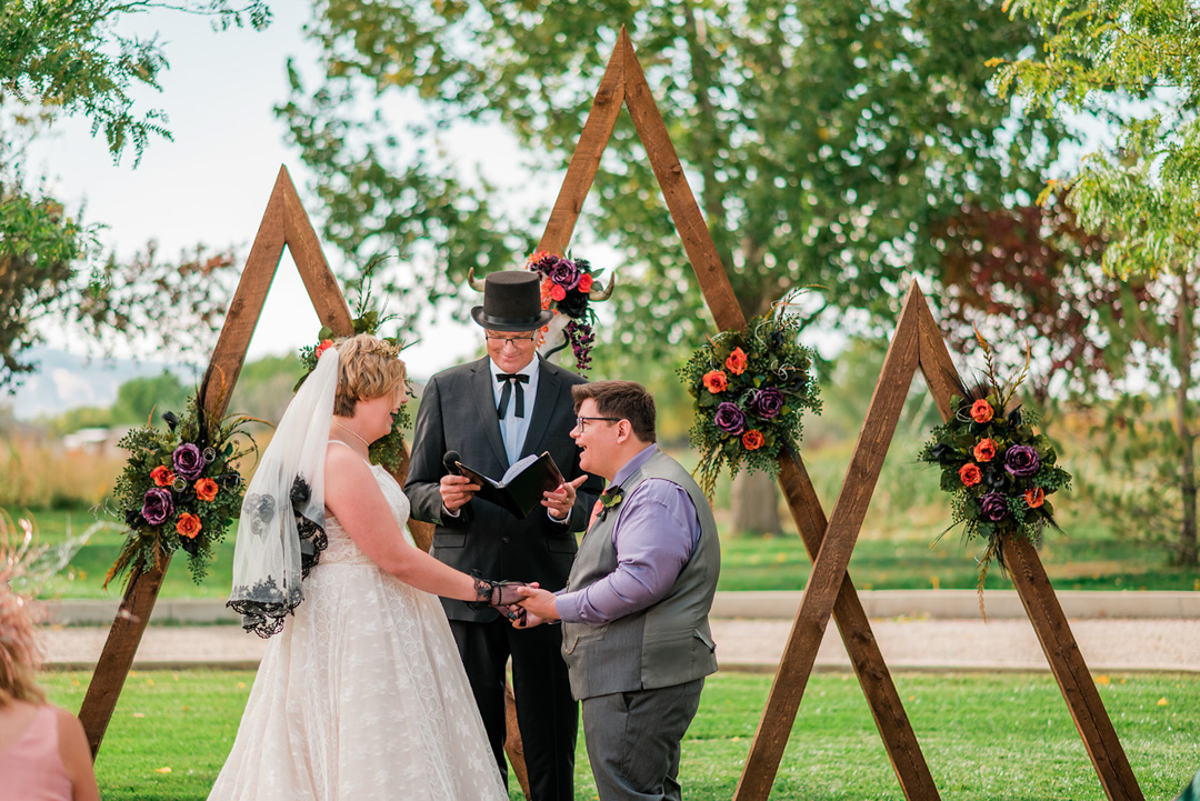 halloween costume wedding on offbeat wed 35