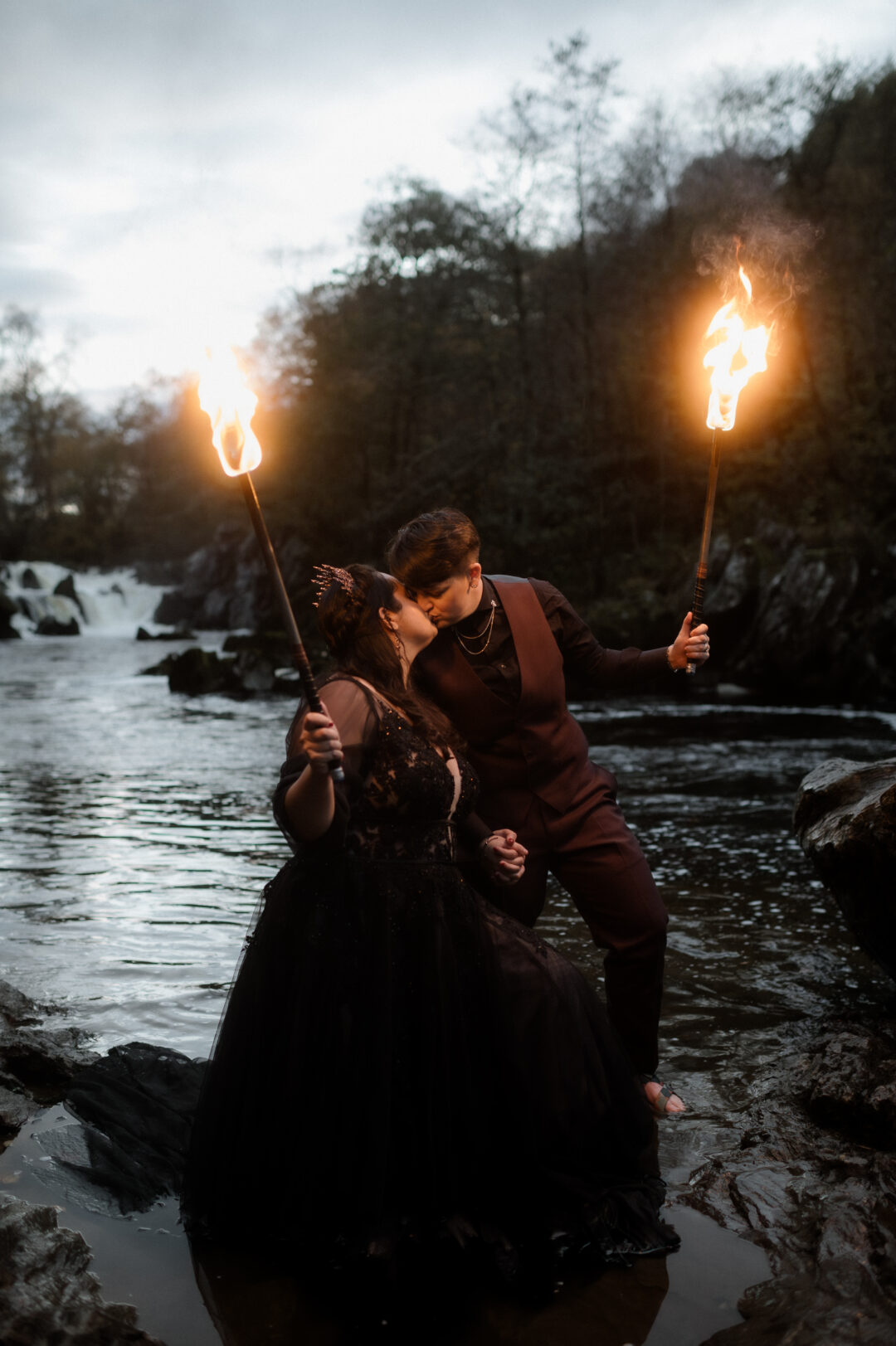 Scotland elopement photographer - Raini Rowell