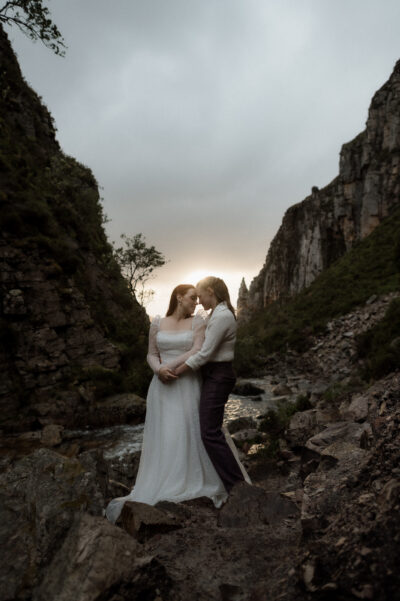 Scotland elopement photographer - Raini Rowell