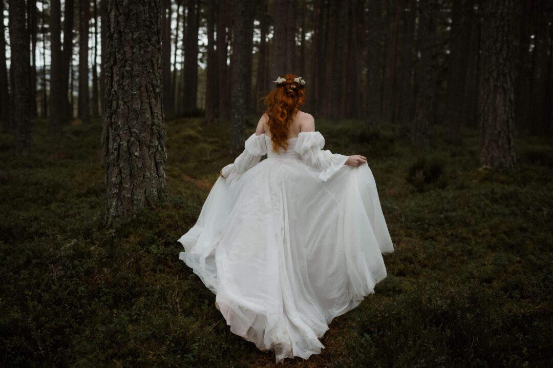 Scotland elopement photographer - Raini Rowell