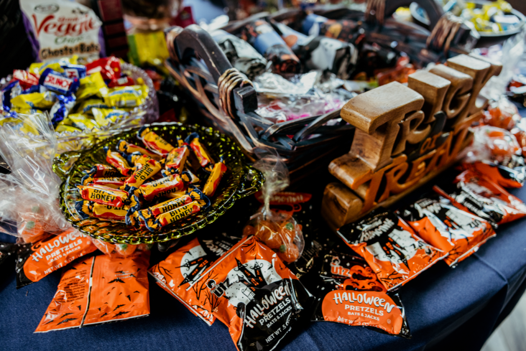Trick or treat dessert bar wedding on offbeat wed 5