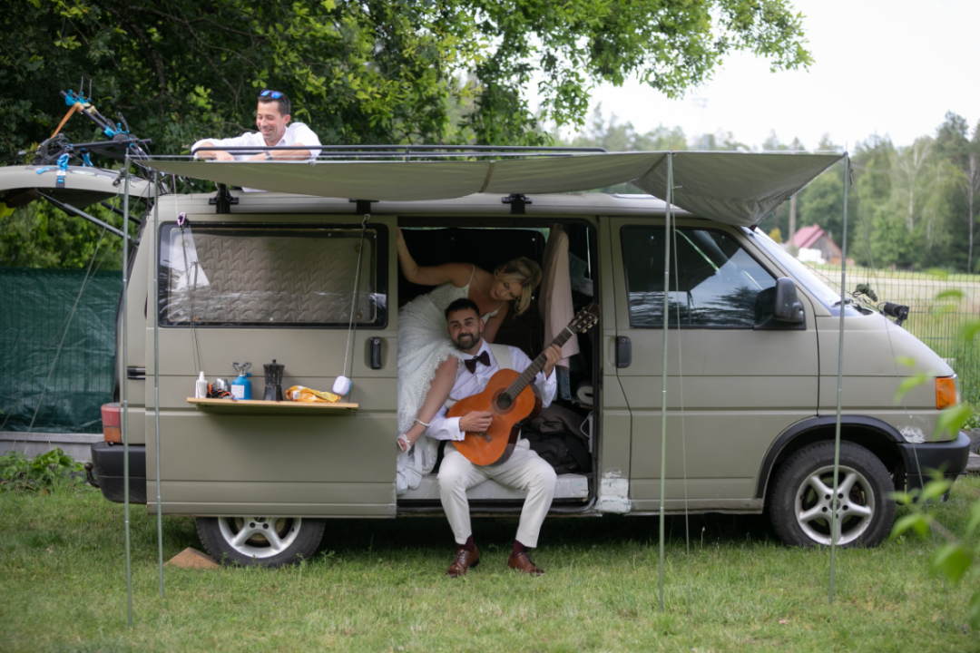 bread and salt polish wedding tradition on offbeat wed 35