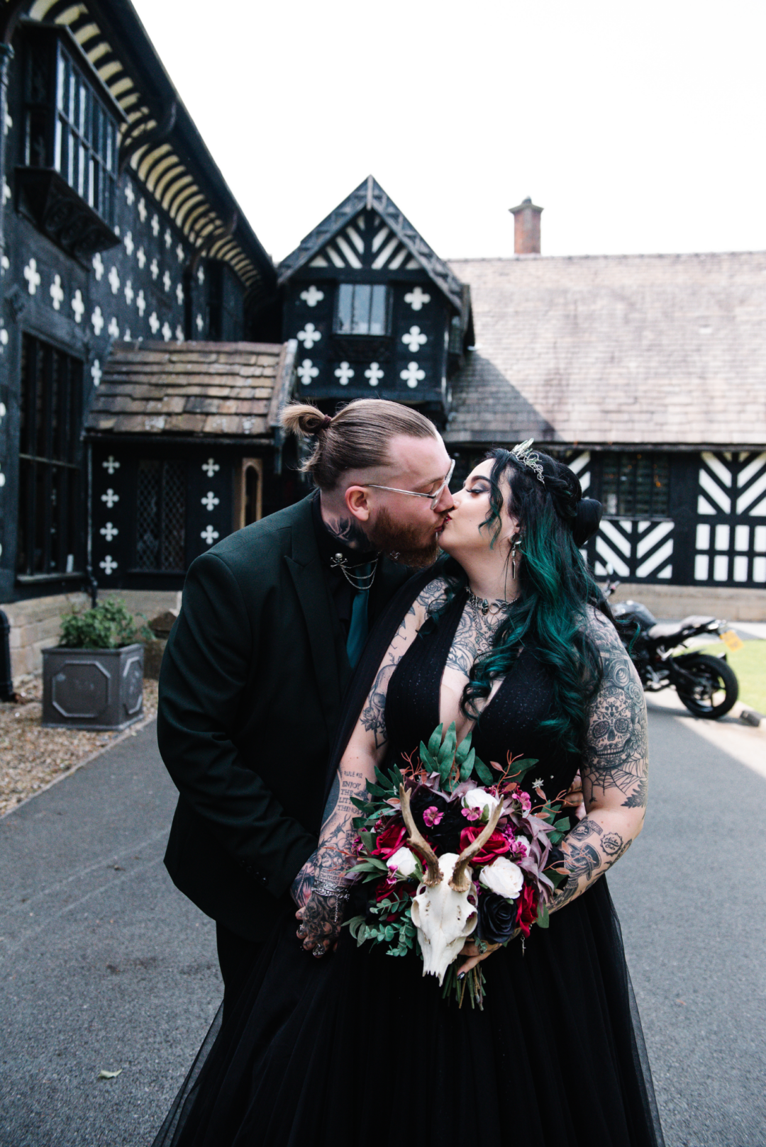 gothic wedding decor ideas on offbeat wed 12
