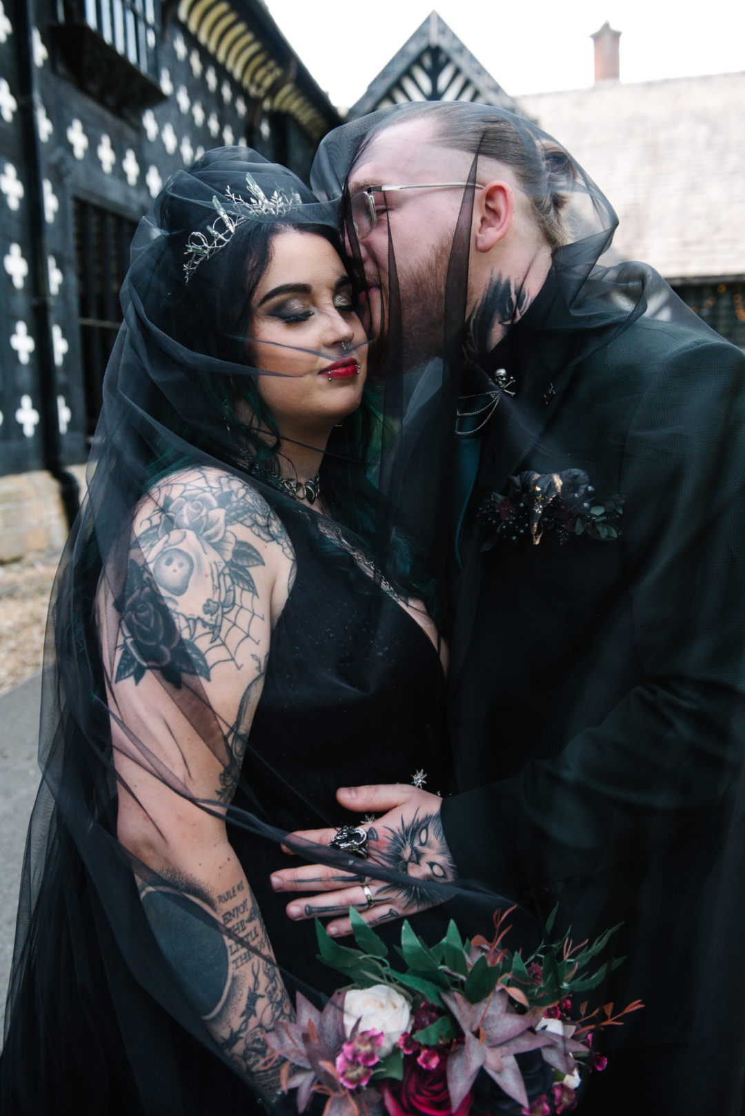 gothic wedding decor ideas on offbeat wed 17