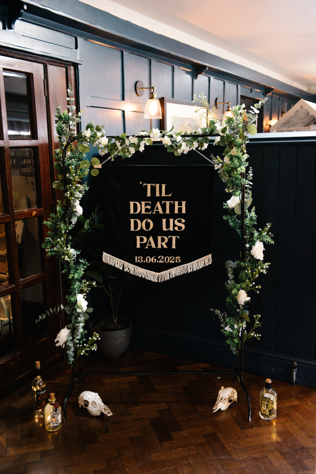 gothic wedding decor ideas on offbeat wed 20