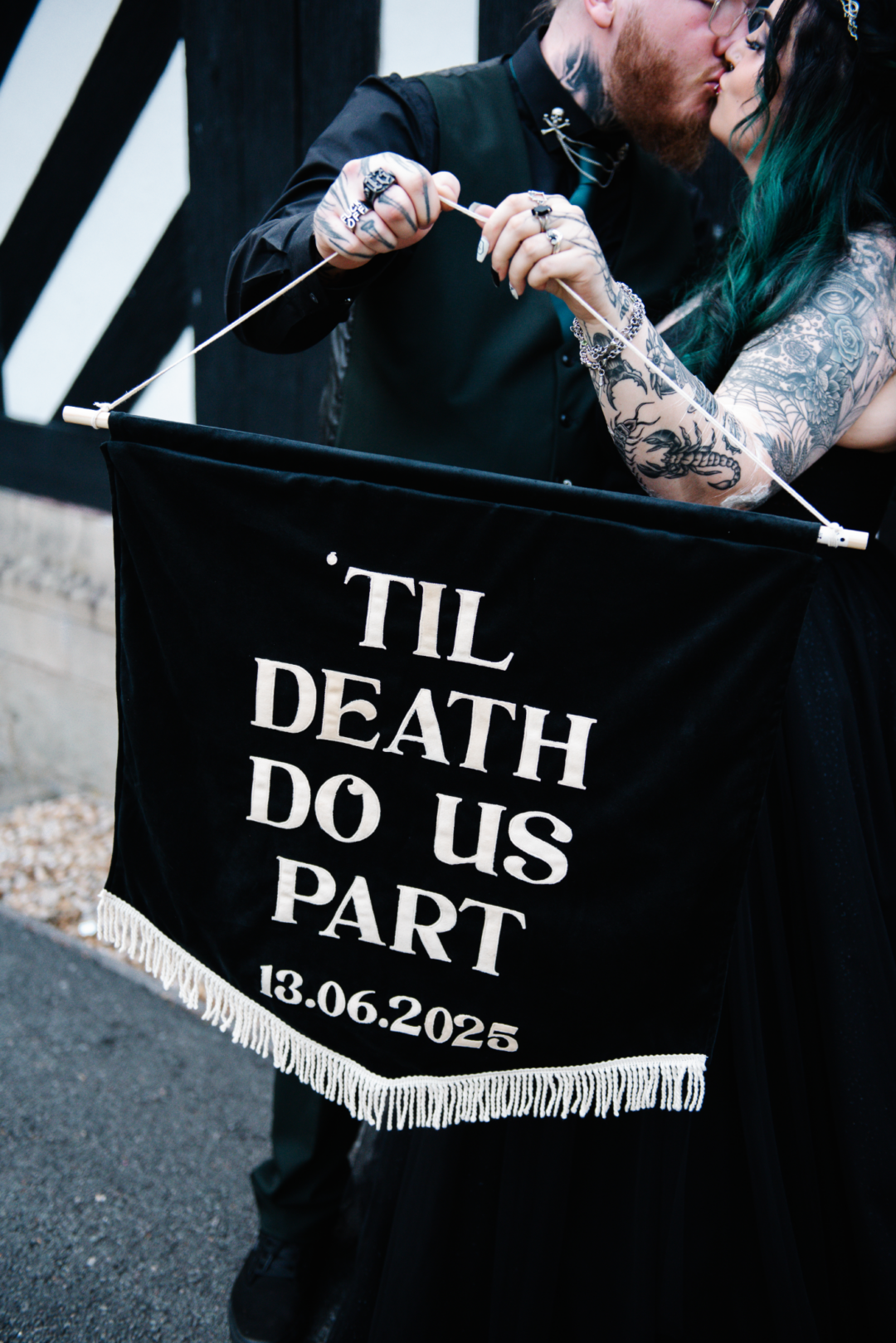 gothic wedding decor ideas on offbeat wed 23
