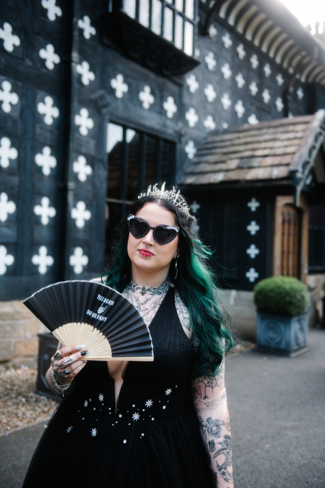 gothic wedding decor ideas on offbeat wed 25