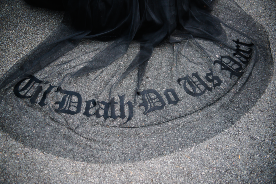 gothic wedding decor ideas on offbeat wed 26