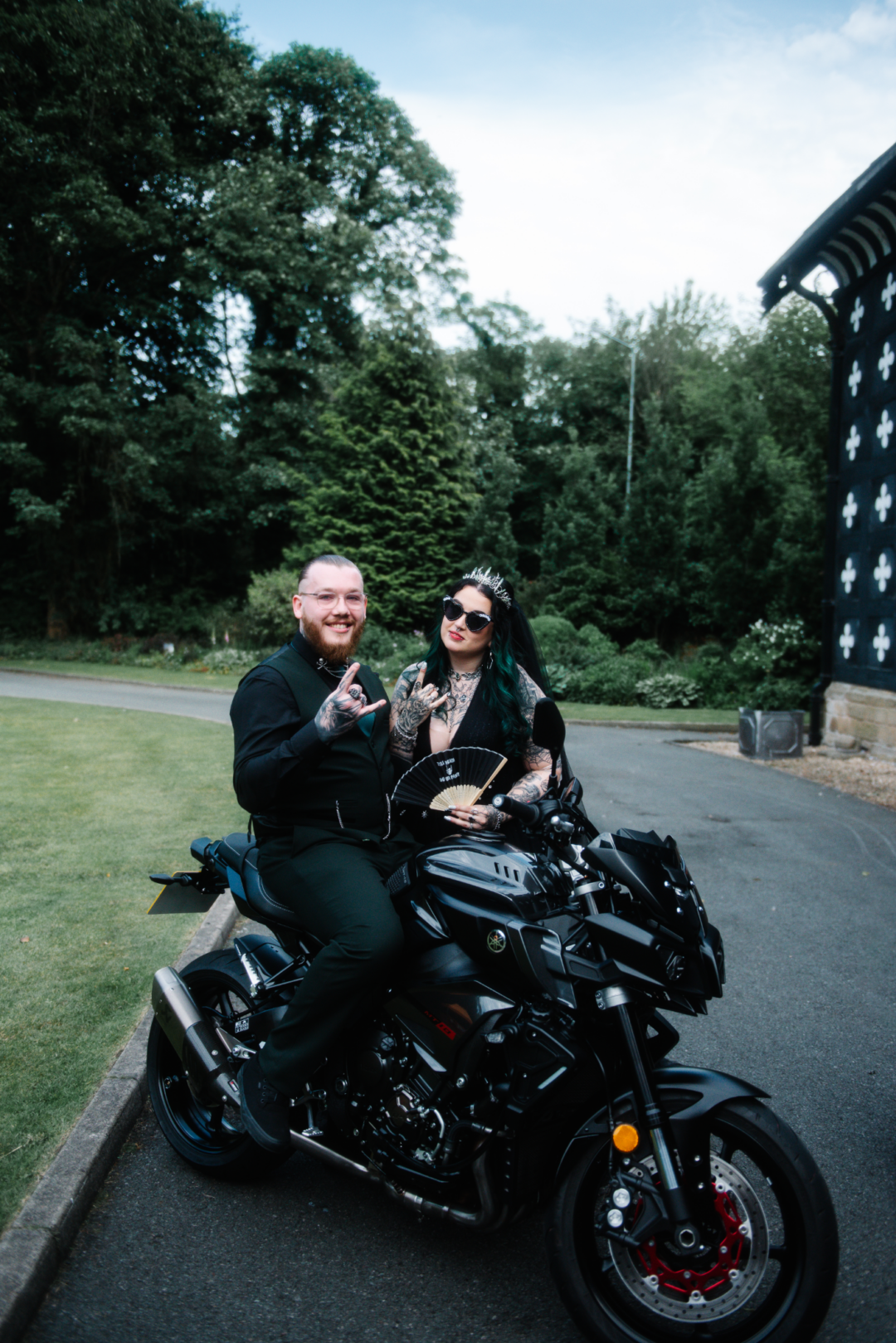 gothic wedding decor ideas on offbeat wed 29