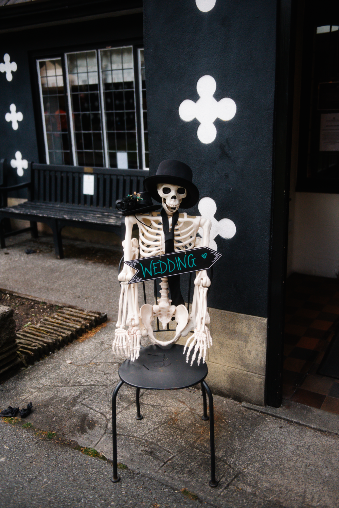 gothic wedding decor ideas on offbeat wed 30