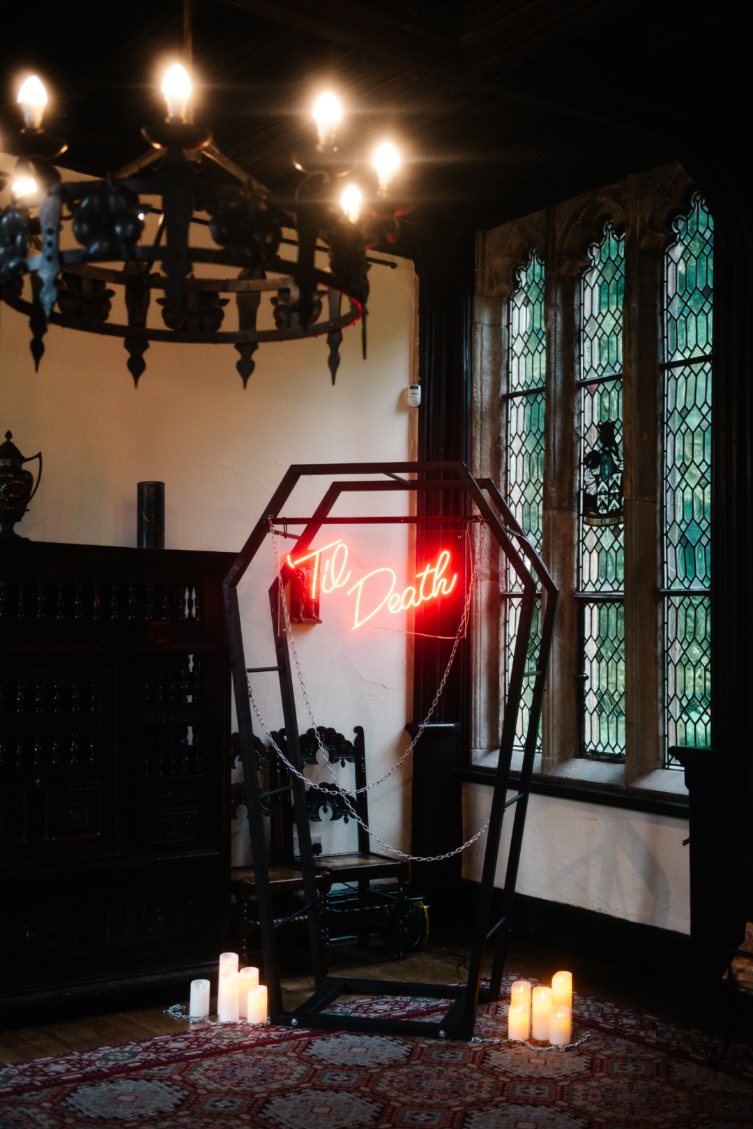 gothic wedding decor ideas on offbeat wed 33
