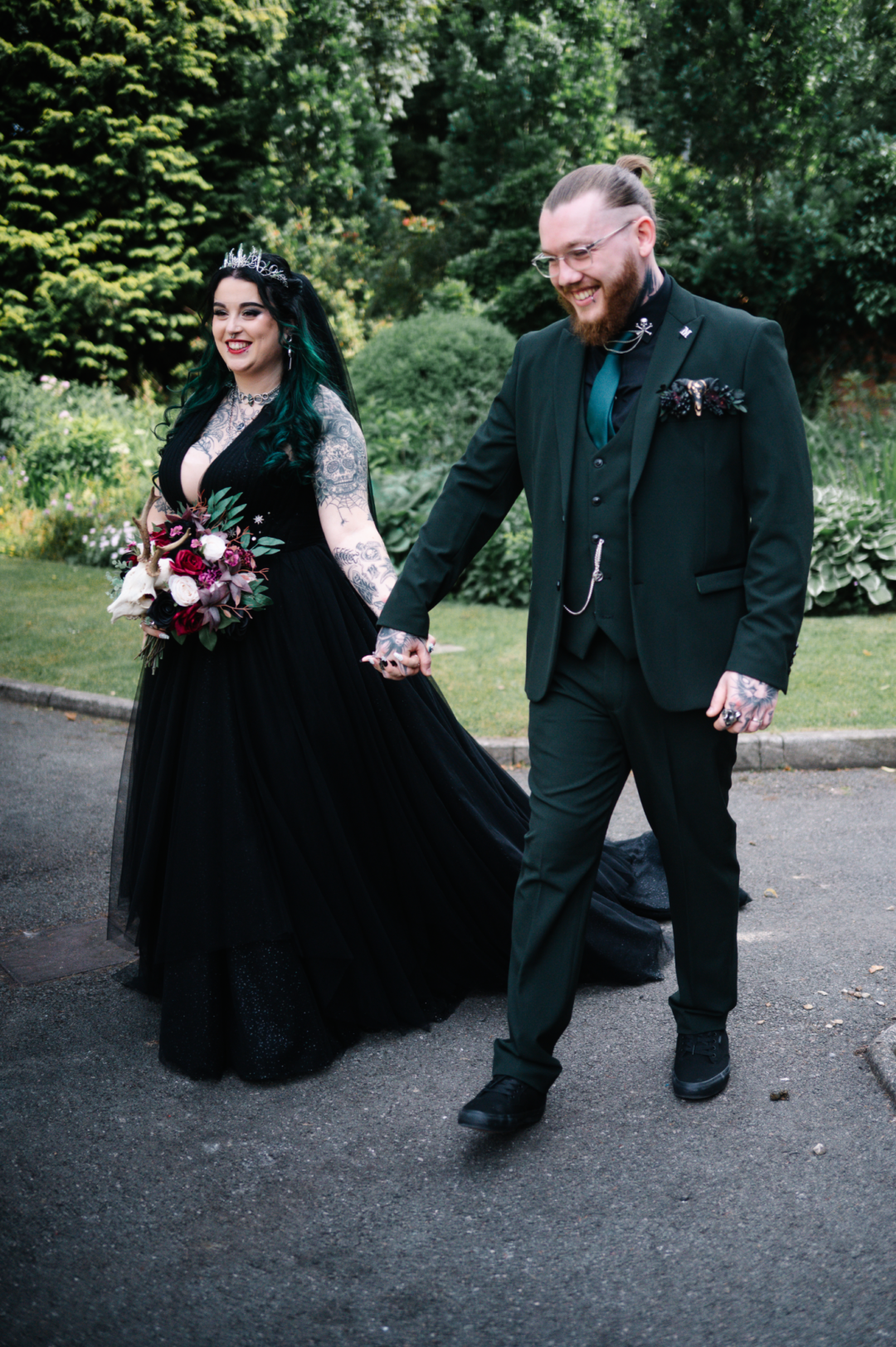 gothic wedding decor ideas on offbeat wed 43