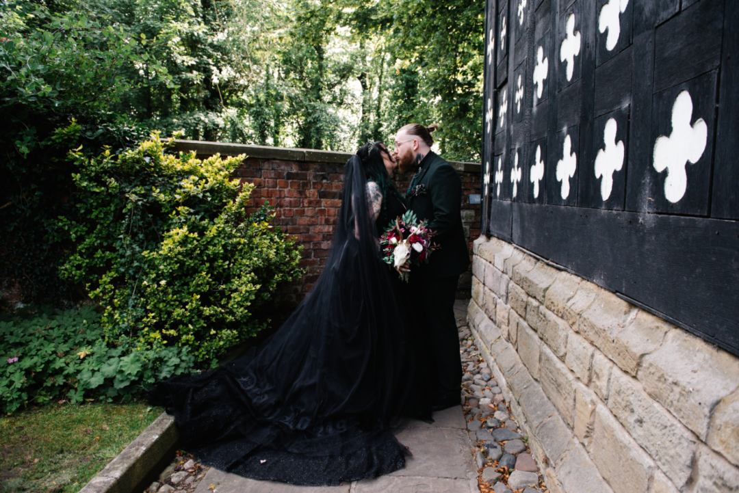 gothic wedding decor ideas on offbeat wed 5