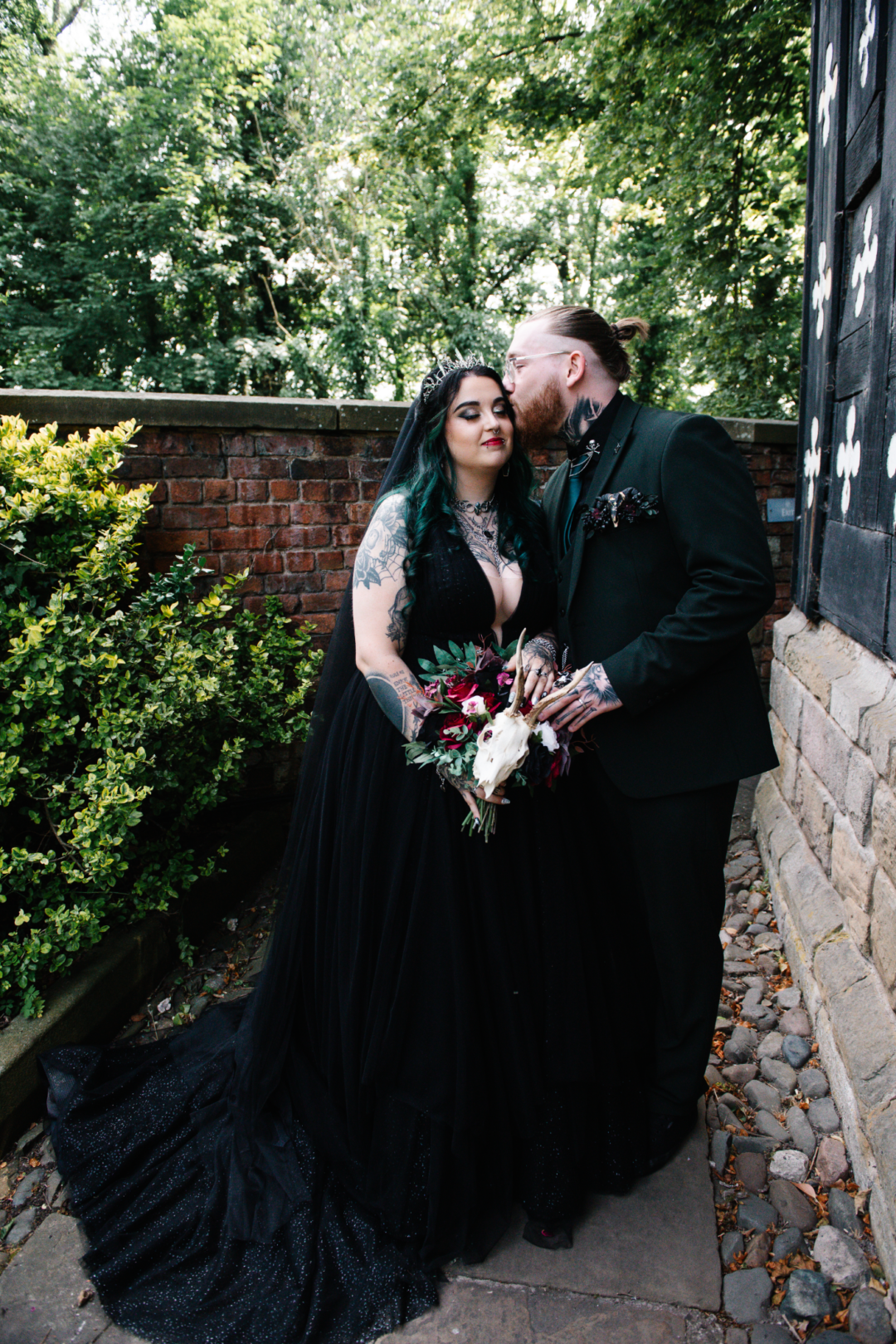gothic wedding decor ideas on offbeat wed 9