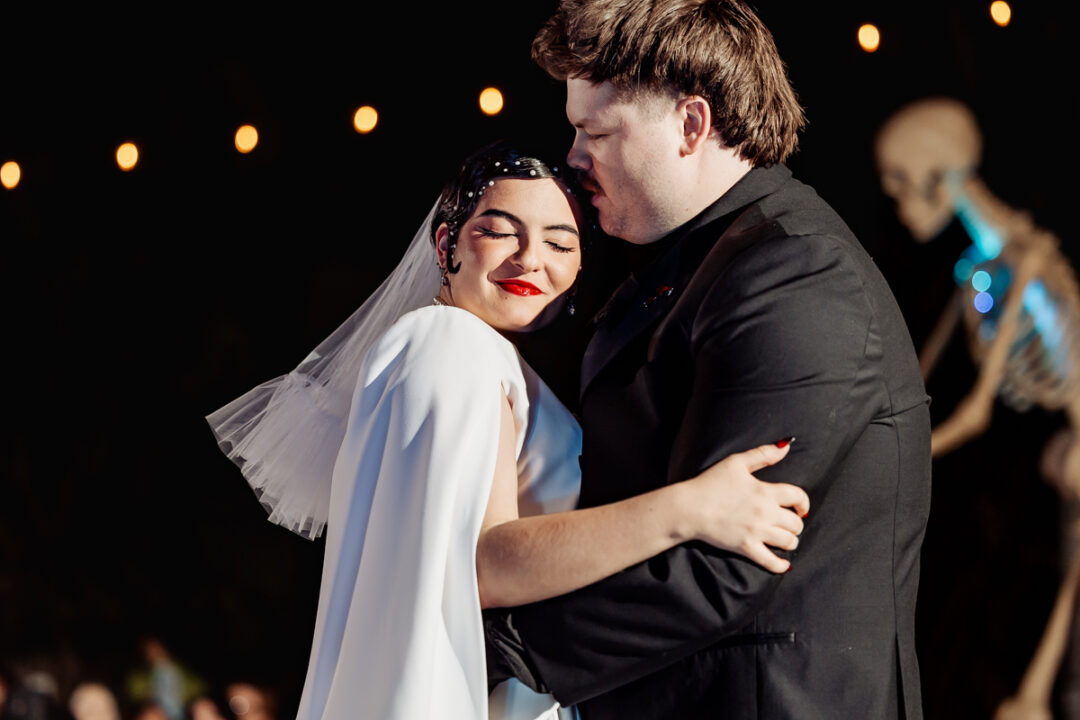 Backyard Halloween Wedding by Koontz Photography on Offbeat Wed 43