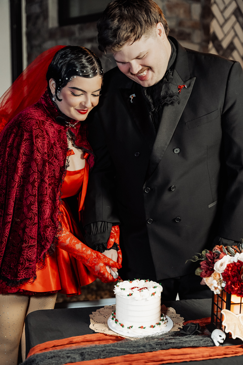 Backyard Halloween Wedding by Koontz Photography on Offbeat Wed 46