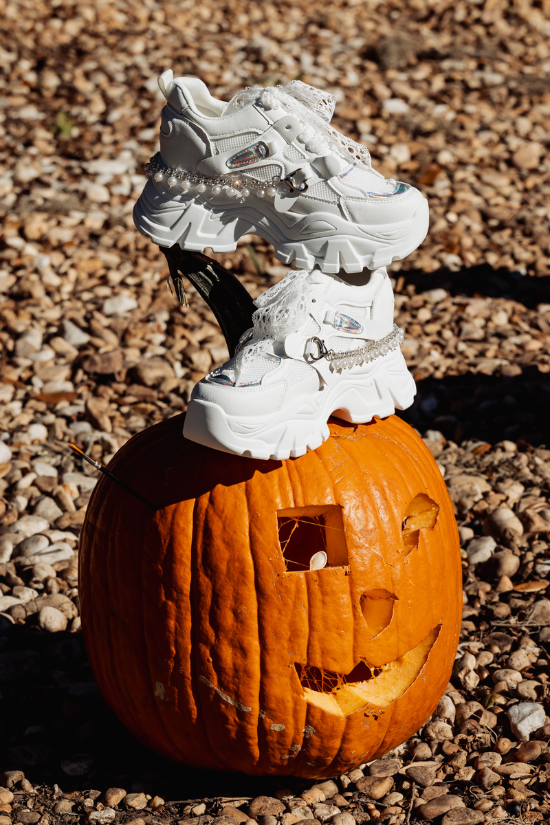 Backyard Halloween Wedding by Koontz Photography on Offbeat Wed 5
