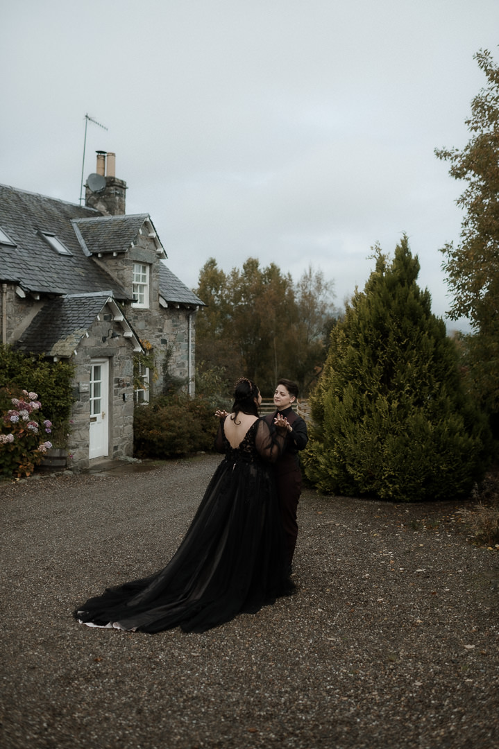 Gothic scottish elopement Kendal Lake Raini Rowell Photography Offbeat Wed 12