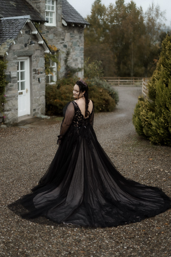Gothic scottish elopement Kendal Lake Raini Rowell Photography Offbeat Wed 14