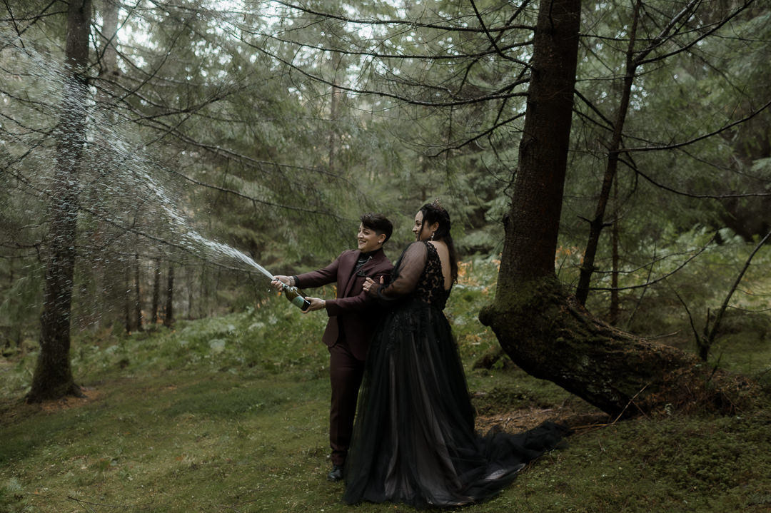 Gothic scottish elopement Kendal Lake Raini Rowell Photography Offbeat Wed 37