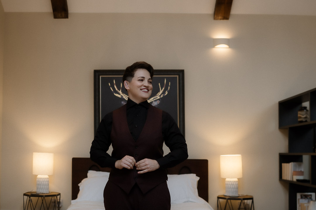 Gothic scottish elopement Kendal Lake Raini Rowell Photography Offbeat Wed 5