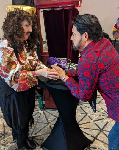 Man corners Zoltar for Palm Reading - Handy Entertainment