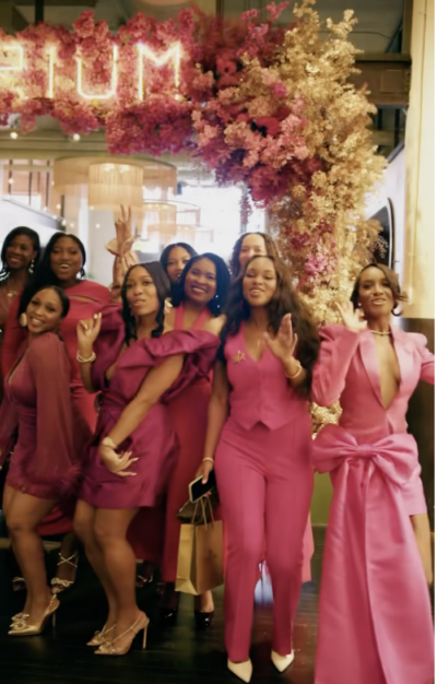 Ladies (they golf!) - Handy Entertainment